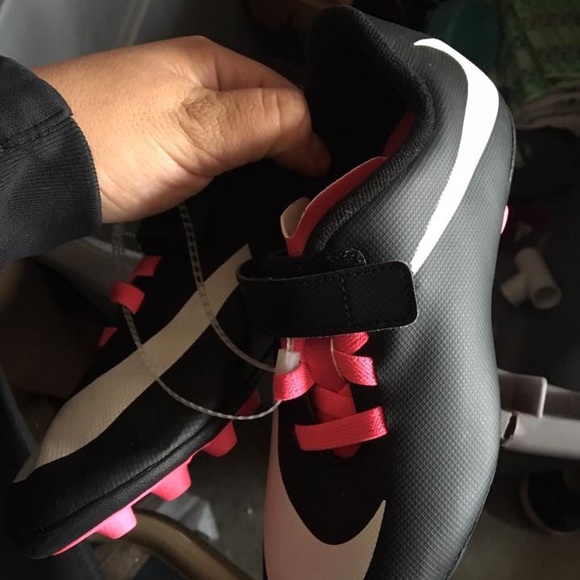 Cleats - Picture 4 of 4